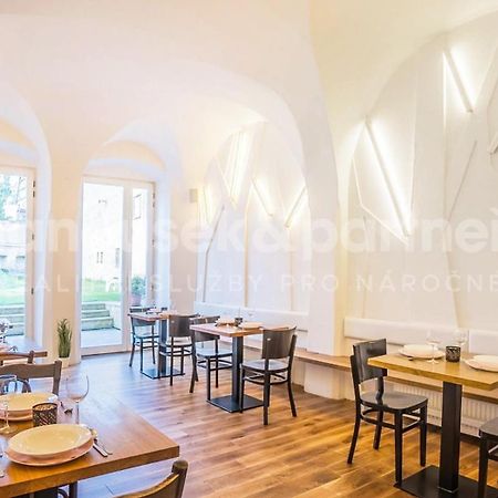 Penzion A Restaurace 14 Hostinné Eksteriør billede
