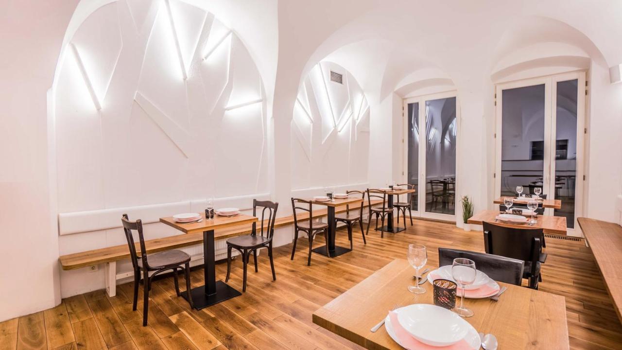 Penzion A Restaurace 14 Hostinné Eksteriør billede
